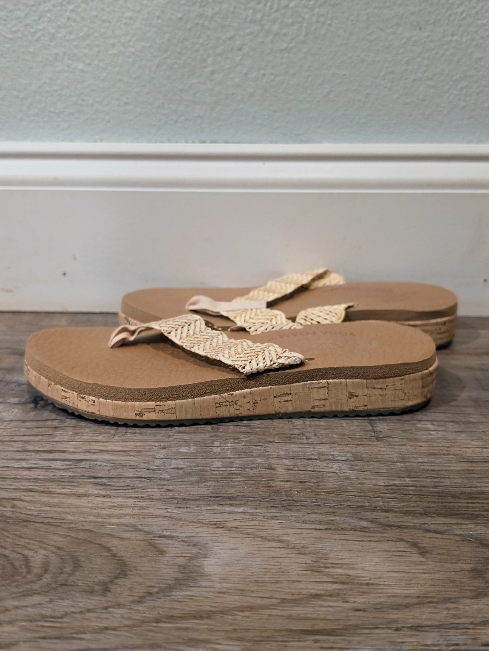Skechers Yoga Foam Beige Woven Strap Cork Flip Flops